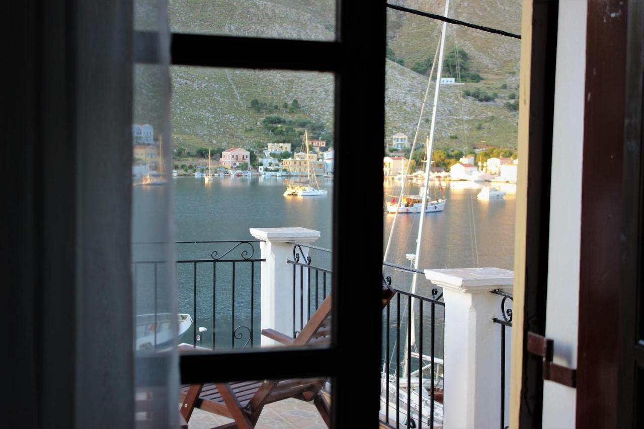 Gompos Apartment - Cozy Apartment Next To The Sea - Amazing Sea View Sými Eksteriør bilde