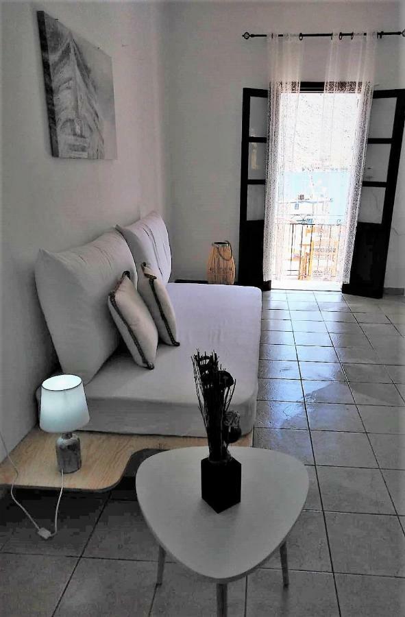 Gompos Apartment - Cozy Apartment Next To The Sea - Amazing Sea View Sými Eksteriør bilde